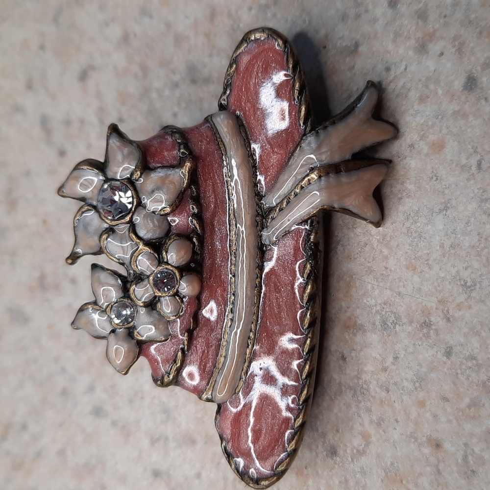 Hat brooch